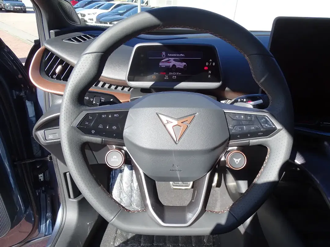CUPRA Tavascan - Thumbnail 12