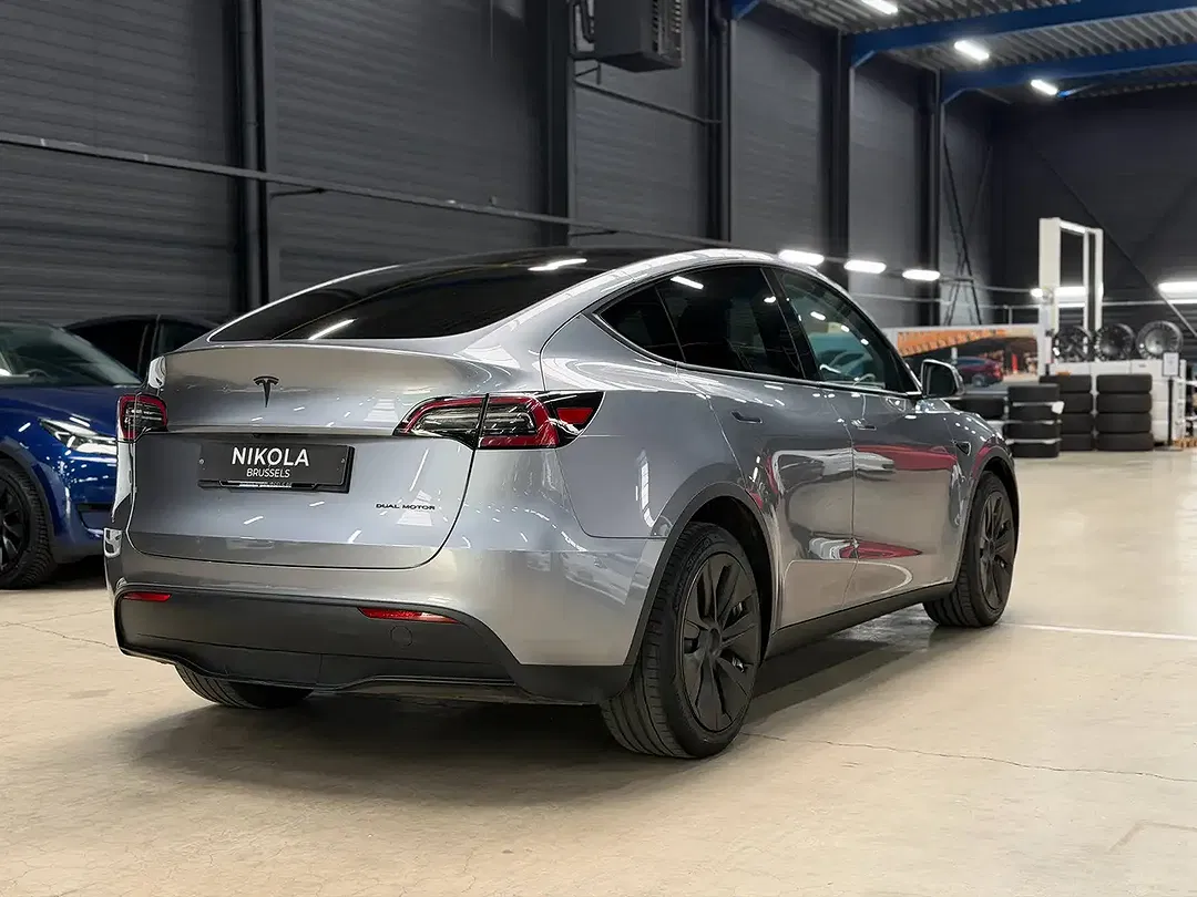 Tesla Model Y - Thumbnail 7