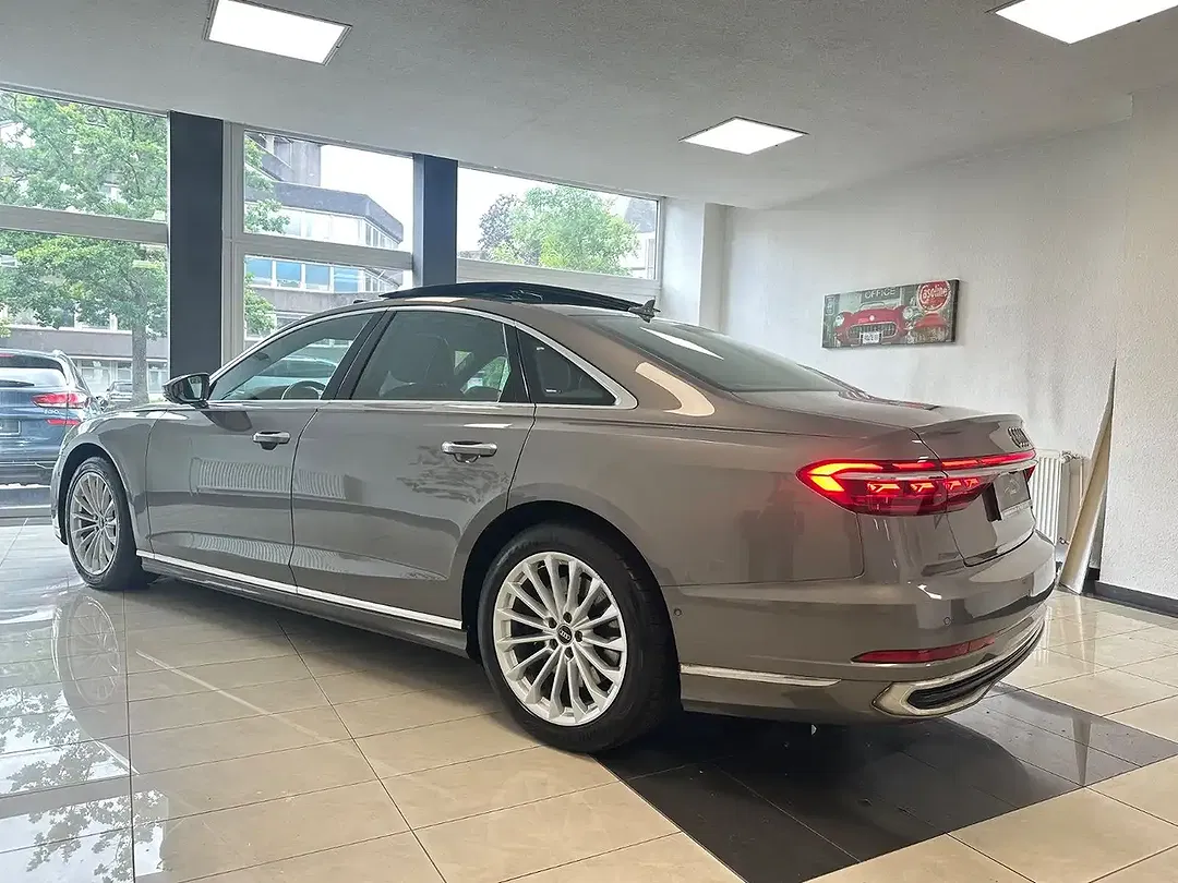 Audi A8 - Thumbnail 10