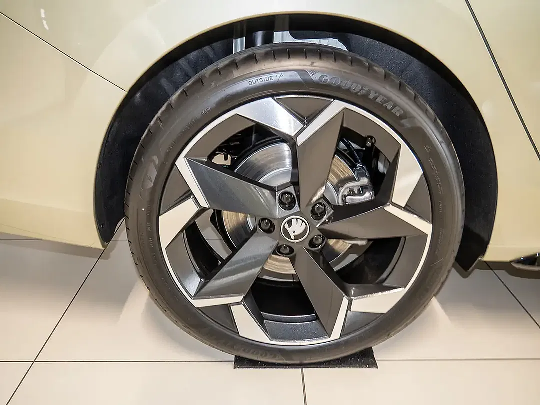Skoda Superb - Thumbnail 5
