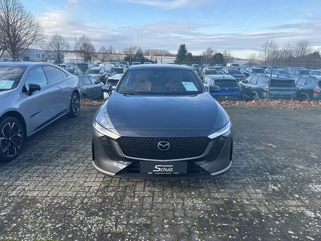 Mazda 6e - Thumbnail 1