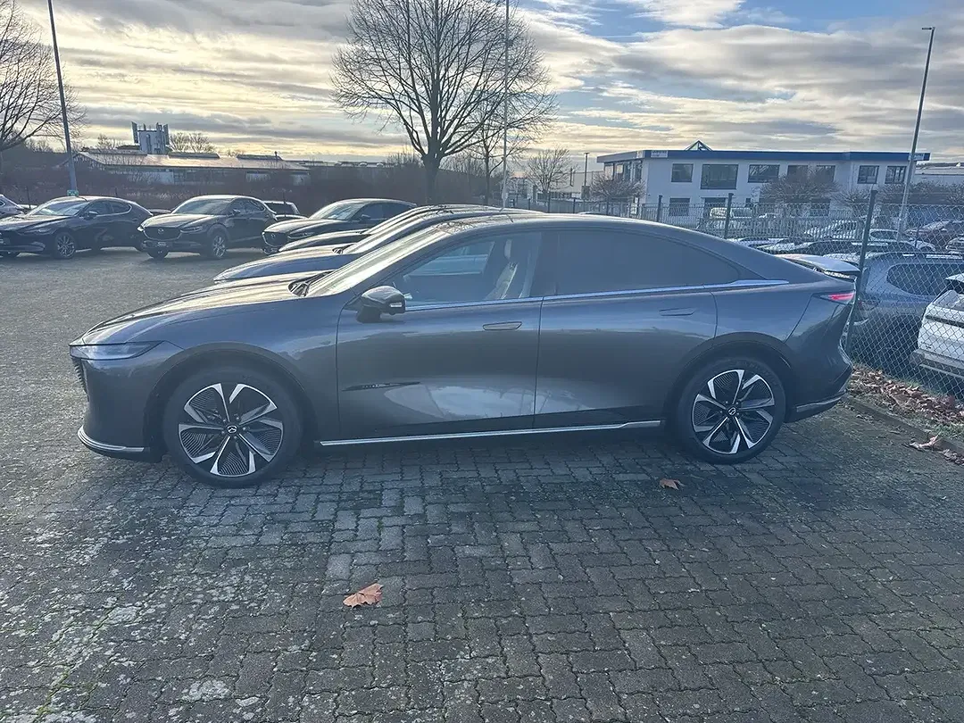 Mazda 6e - Thumbnail 2