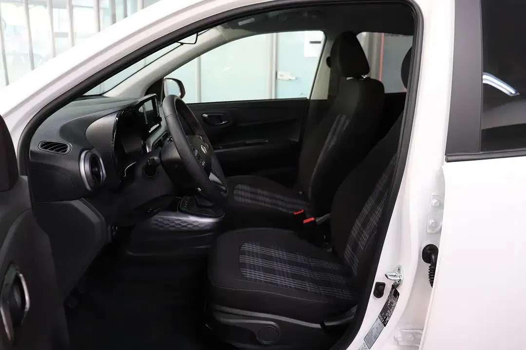 Hyundai i10 - Thumbnail 11