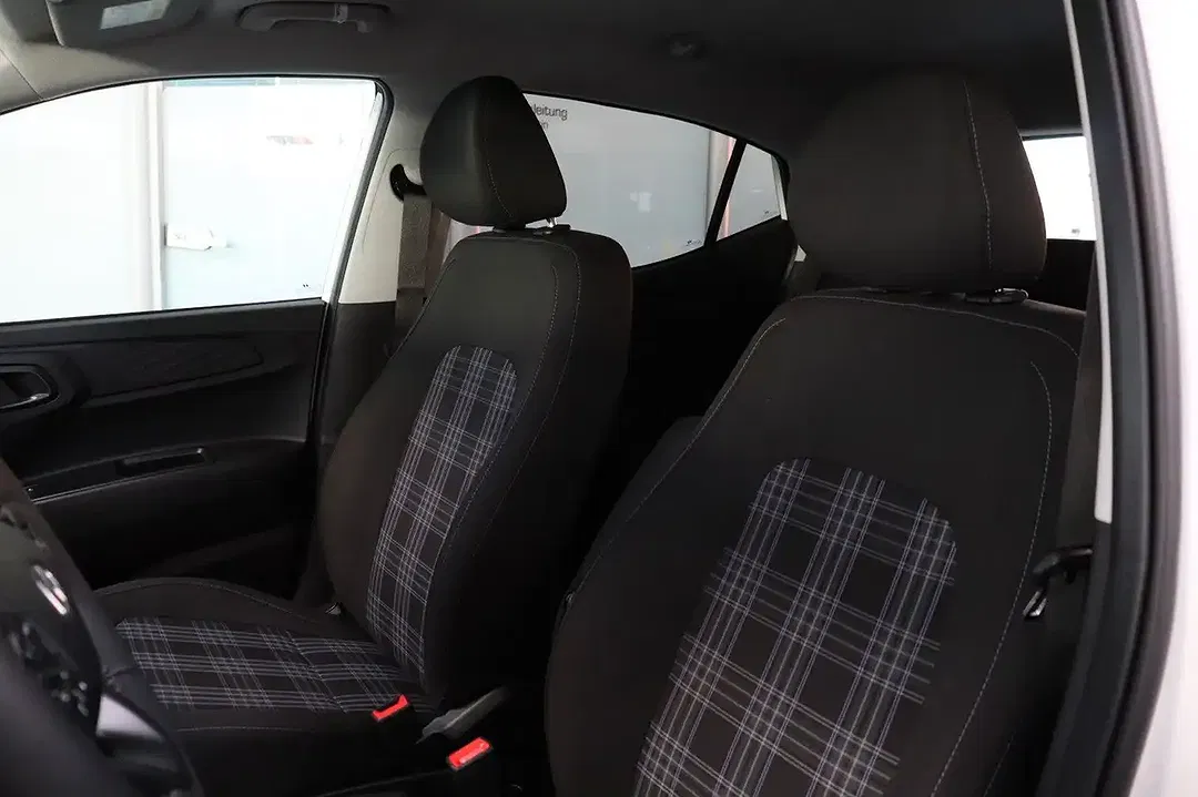 Hyundai i10 - Thumbnail 12