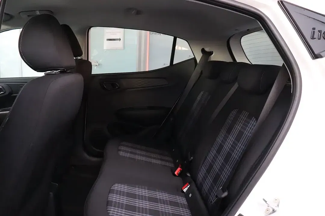 Hyundai i10 - Thumbnail 13