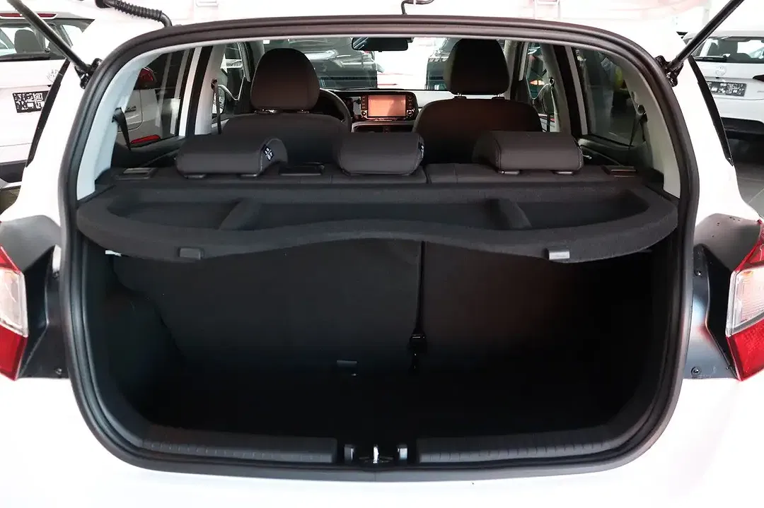 Hyundai i10 - Thumbnail 15