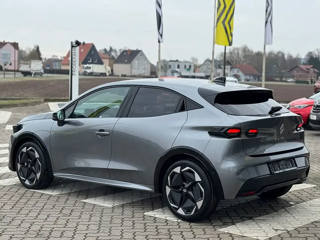 Renault Clio - Thumbnail 4