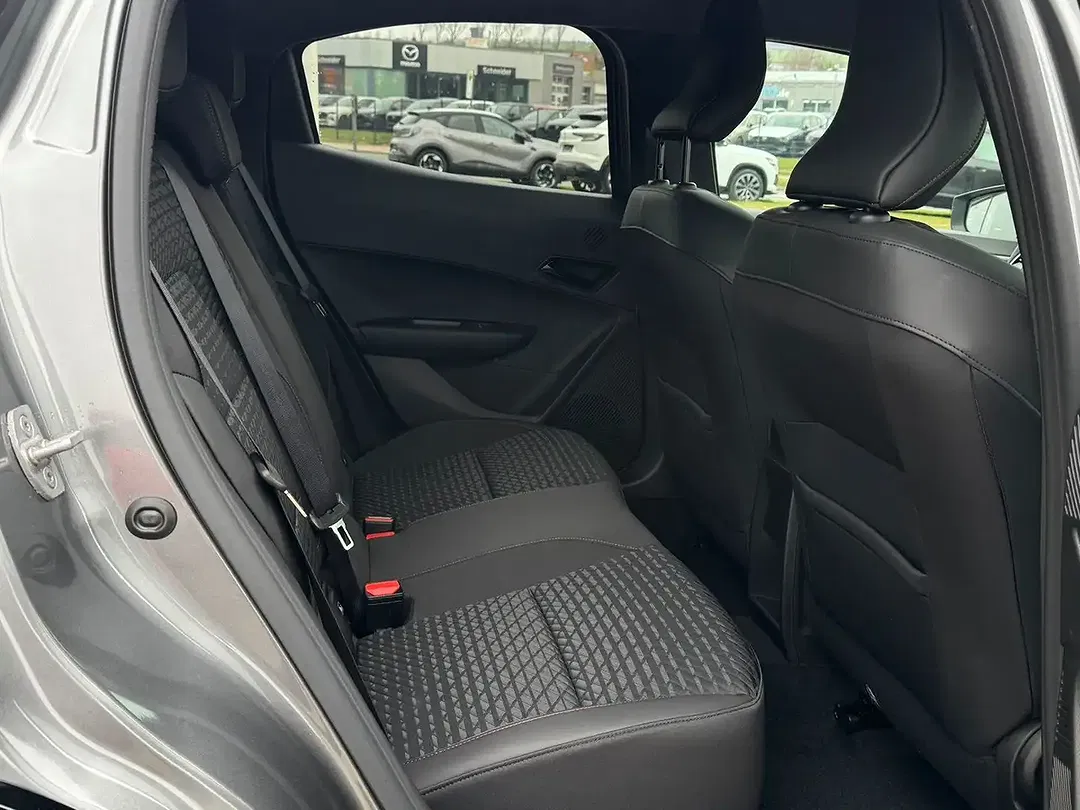 Renault Clio - Thumbnail 8