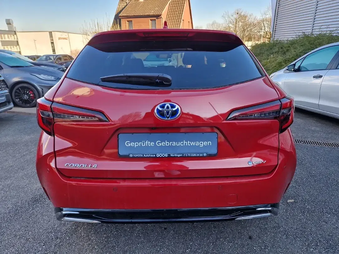 Toyota Corolla - Thumbnail 4