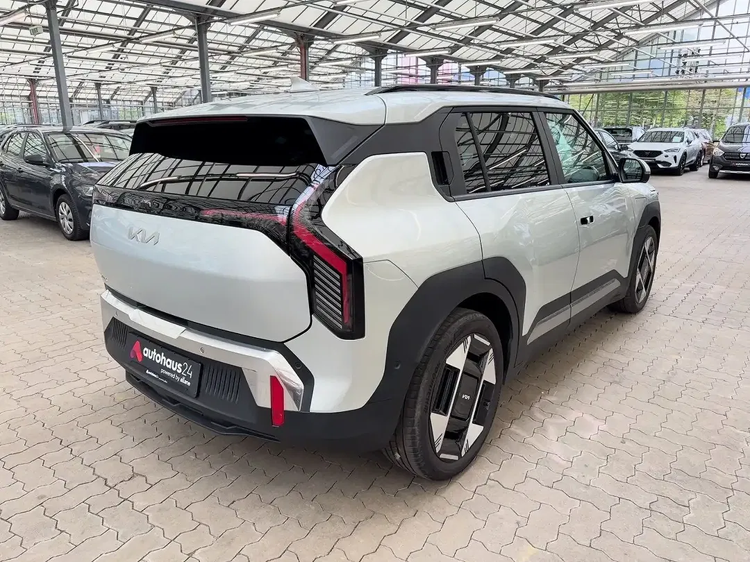 Kia EV3 - Thumbnail 5