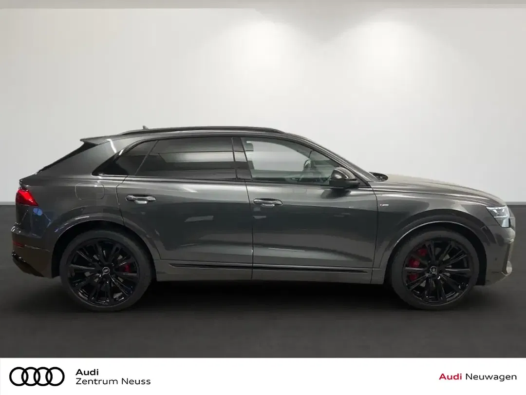 Audi Q8 - Thumbnail 3