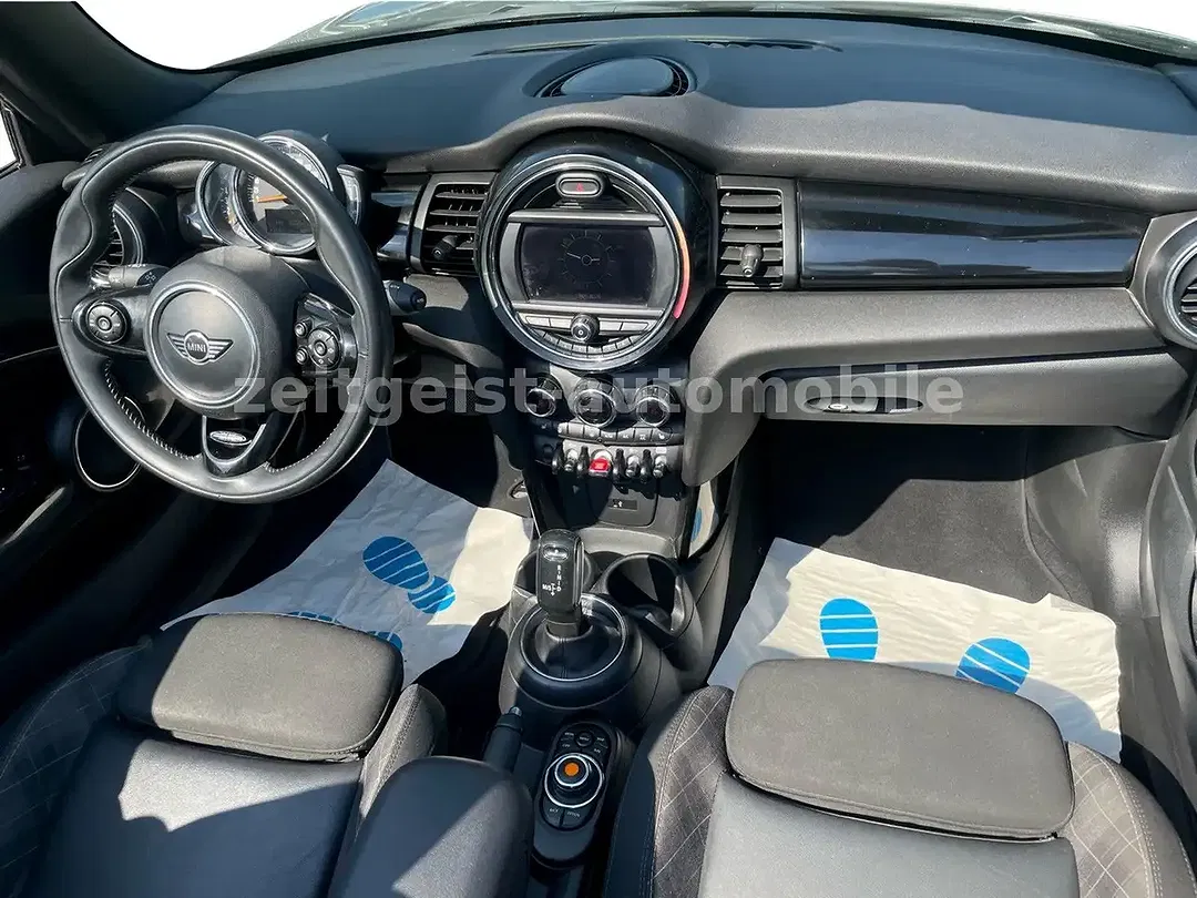 MINI Cooper Cabrio - Thumbnail 12
