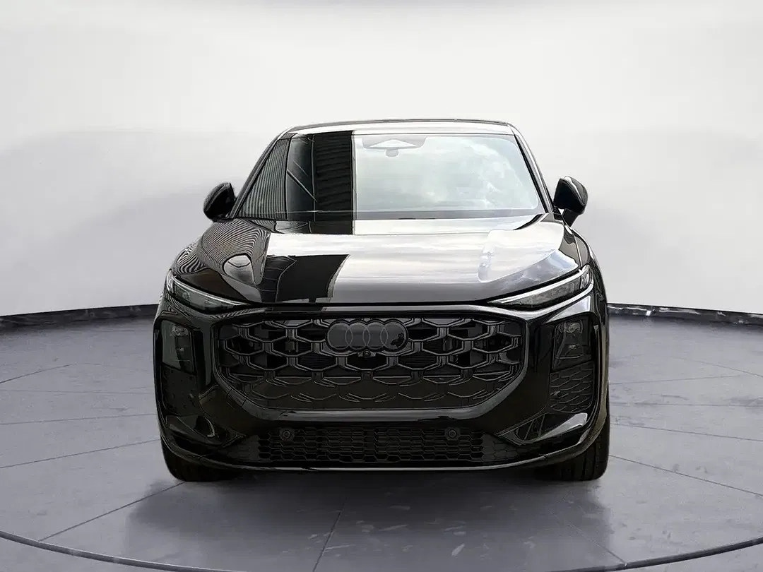 Audi Q3 - Thumbnail 3