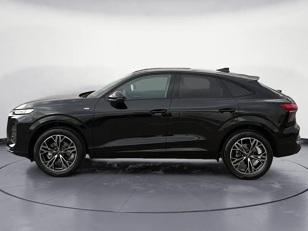 Audi Q3 - Thumbnail 4