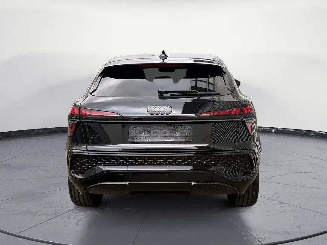 Audi Q3 - Thumbnail 5