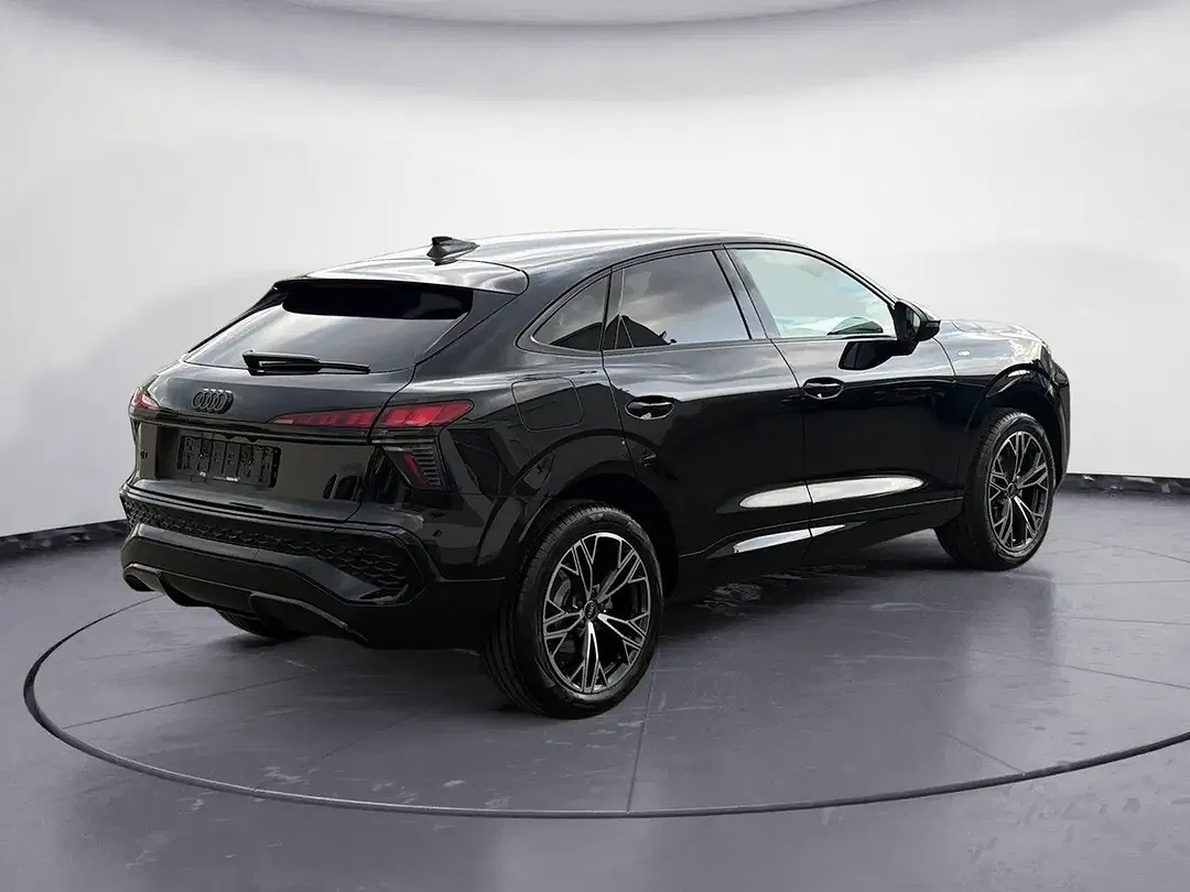 Audi Q3 - Thumbnail 6
