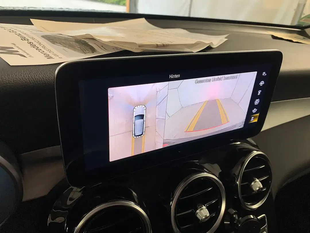Mercedes-Benz GLC 300 - Thumbnail 14