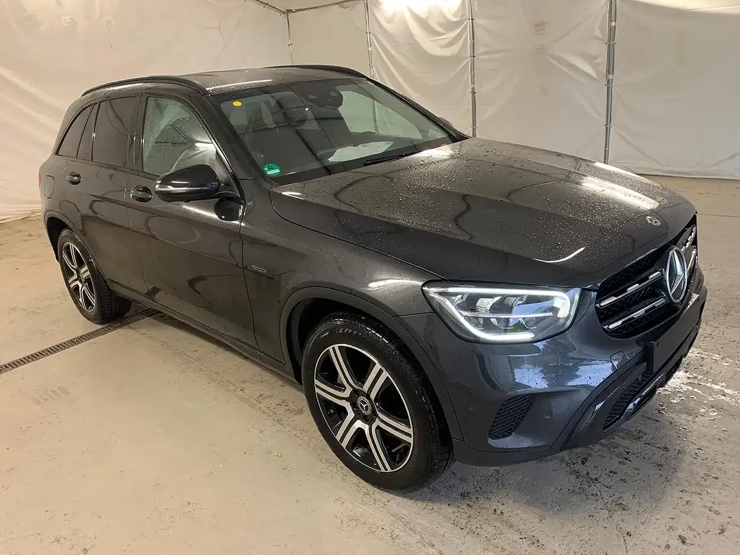 Mercedes-Benz GLC 300 - Thumbnail 2