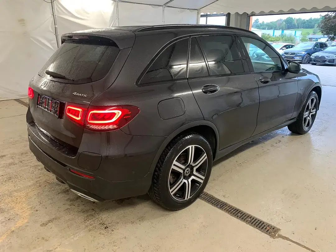 Mercedes-Benz GLC 300 - Thumbnail 4