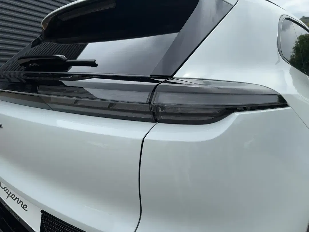Porsche Cayenne - Thumbnail 10