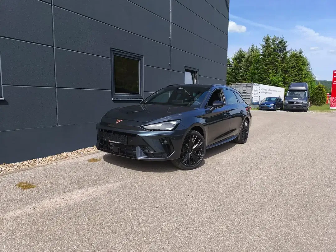 CUPRA Leon - Thumbnail 2