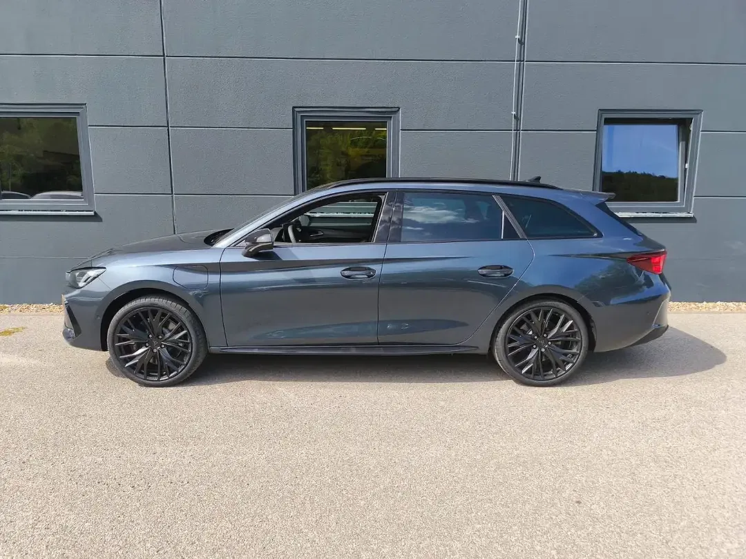 CUPRA Leon - Thumbnail 5