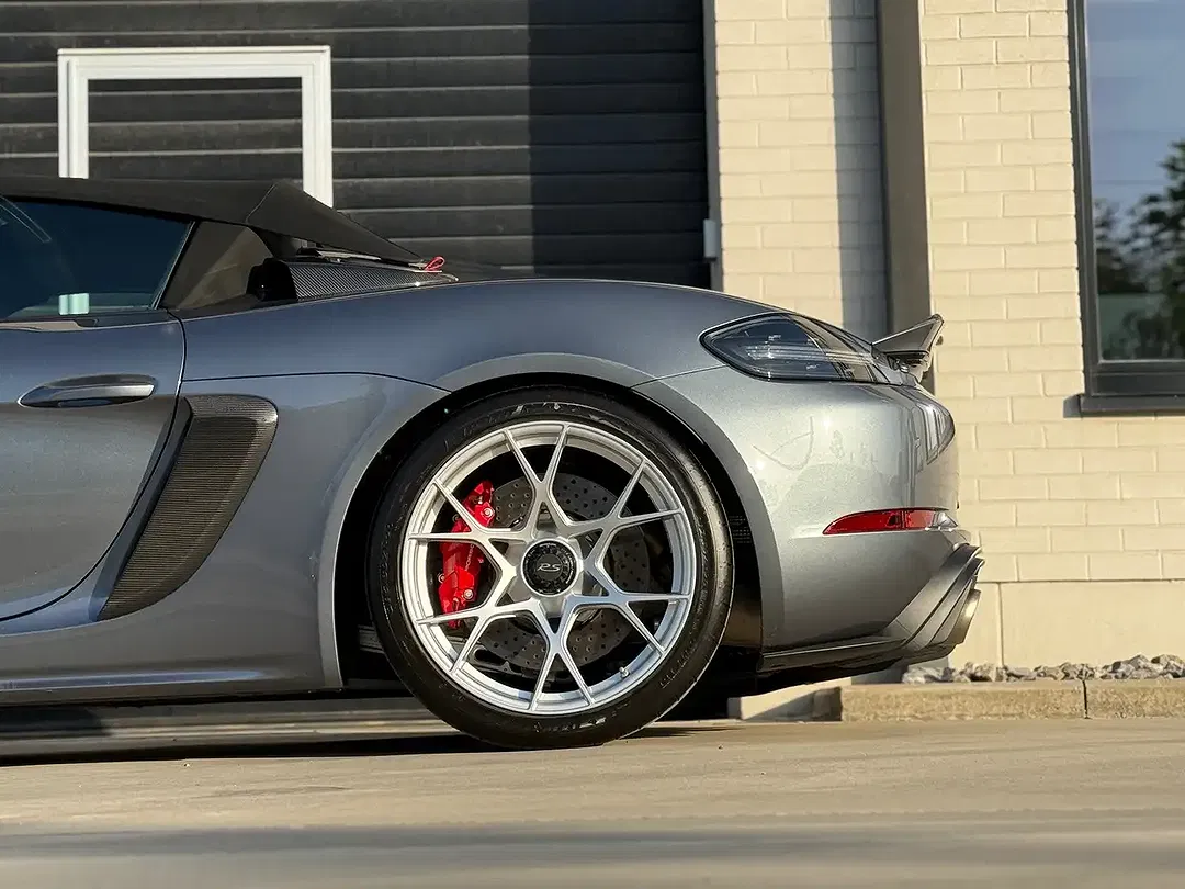 Porsche 718 Spyder - Thumbnail 10