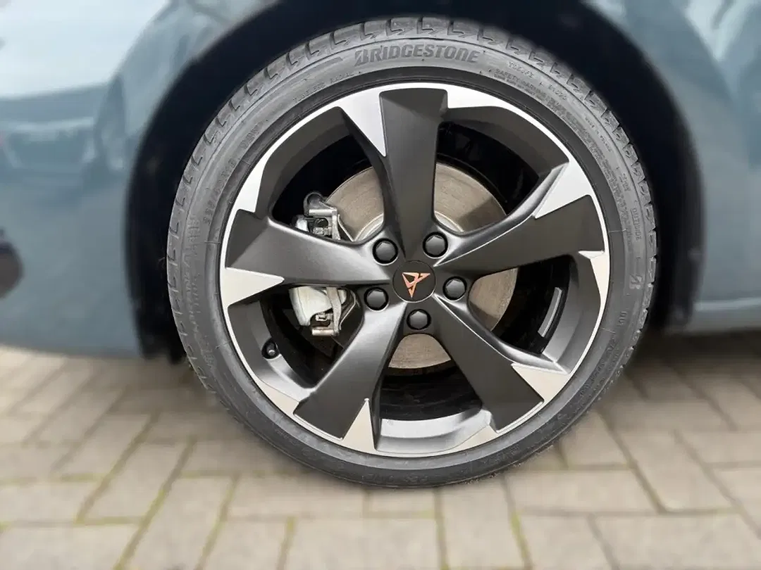 CUPRA Leon - Thumbnail 6