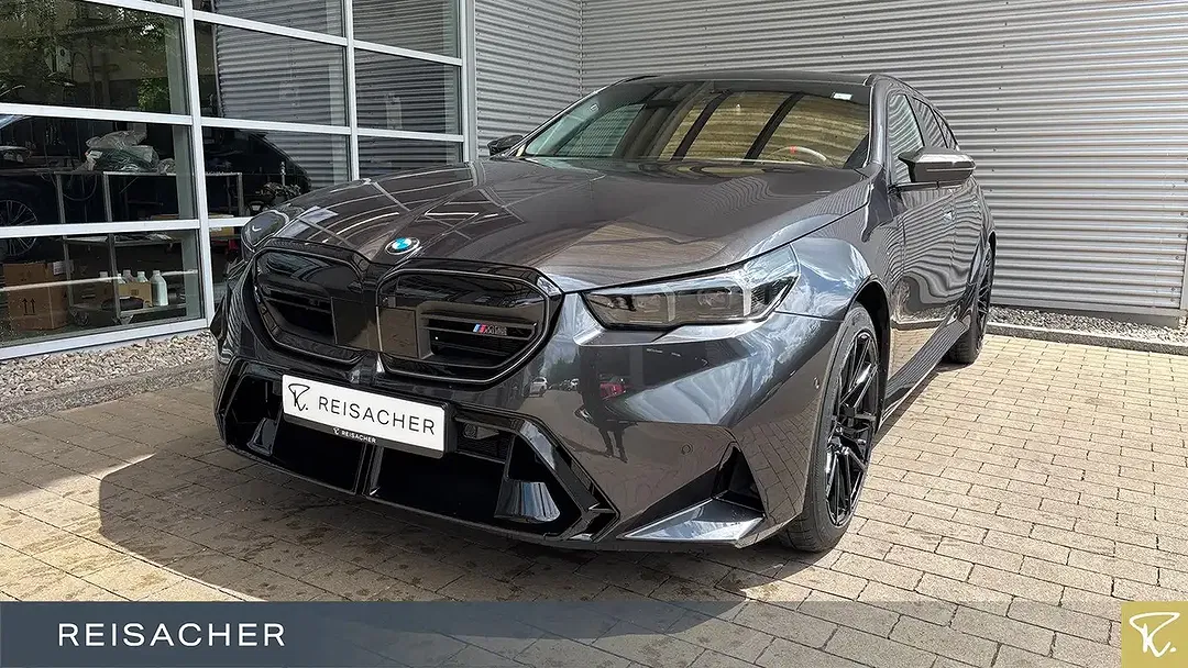 BMW M5 - Thumbnail 1
