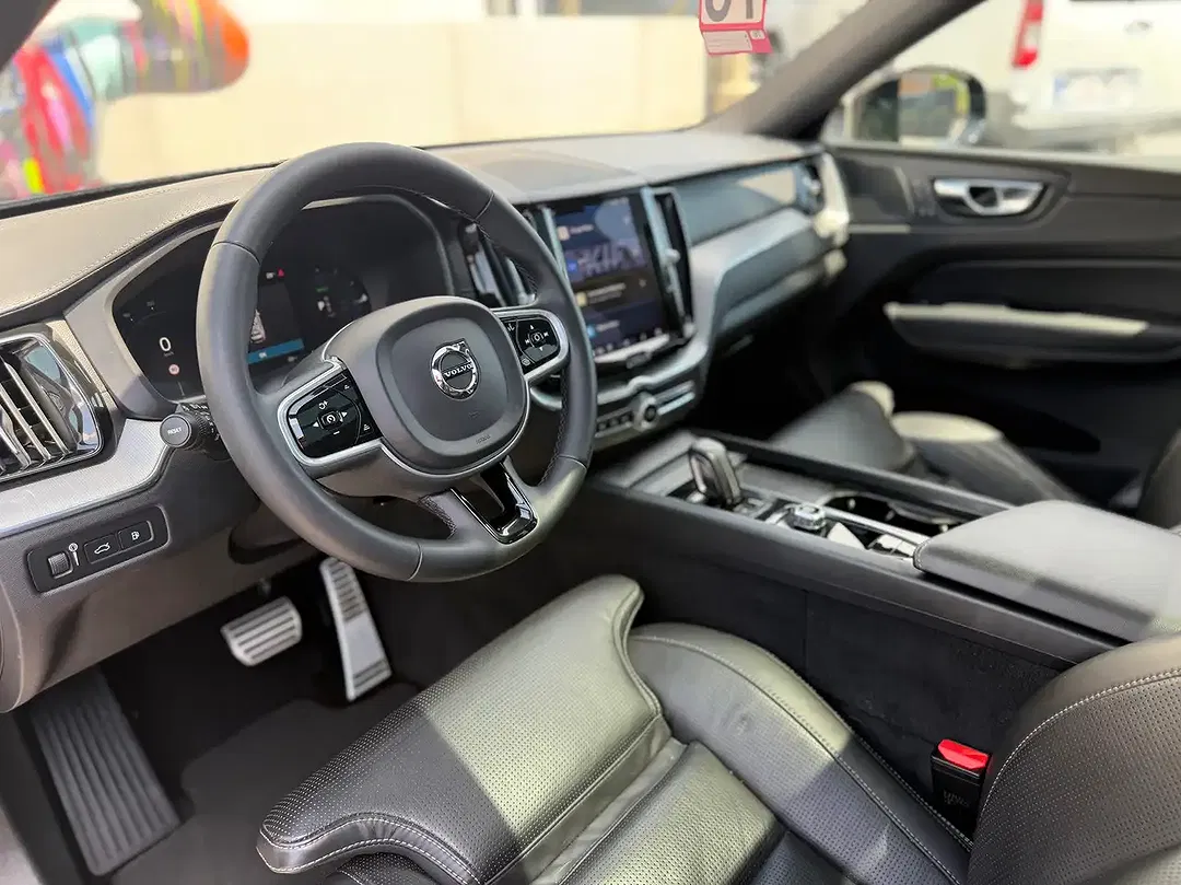 Volvo XC60 - Thumbnail 12