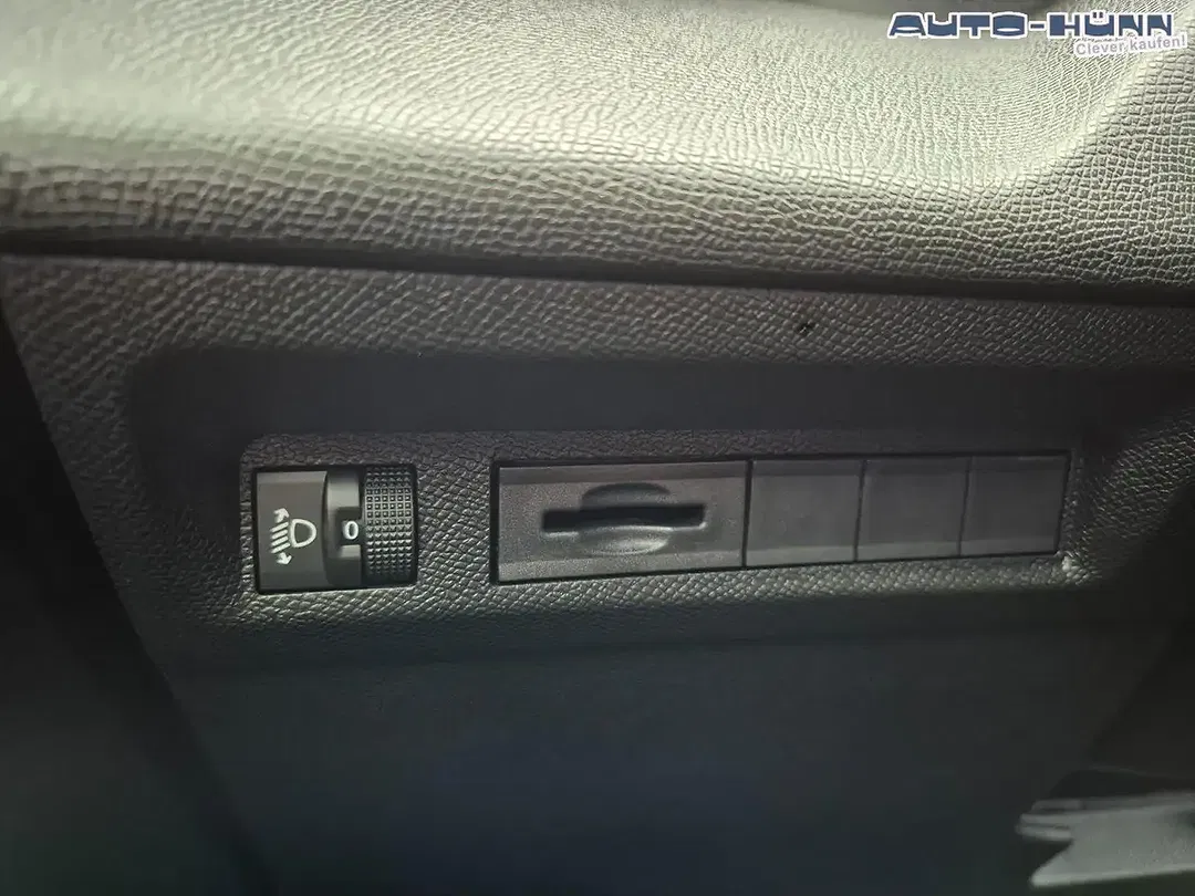 Peugeot 308 - Thumbnail 13