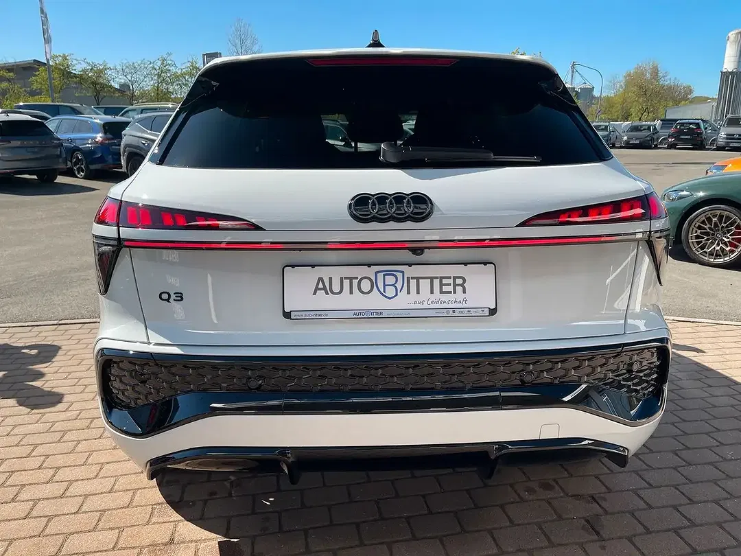 Audi Q3 - Thumbnail 5