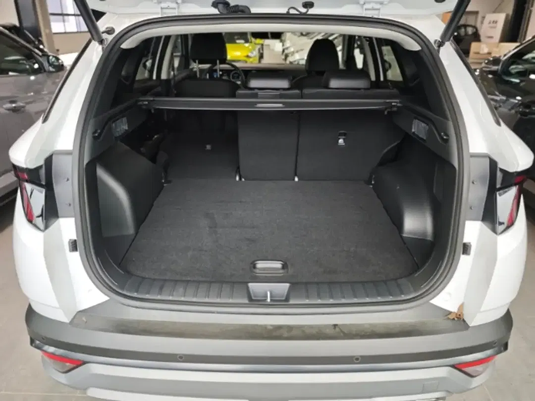 Hyundai TUCSON - Thumbnail 10
