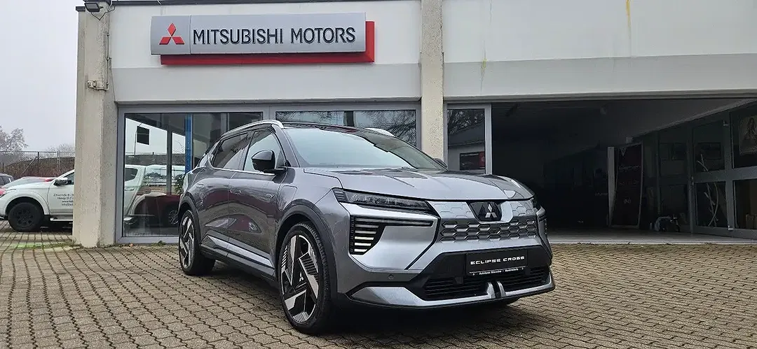 Mitsubishi Eclipse Cross - Thumbnail 1