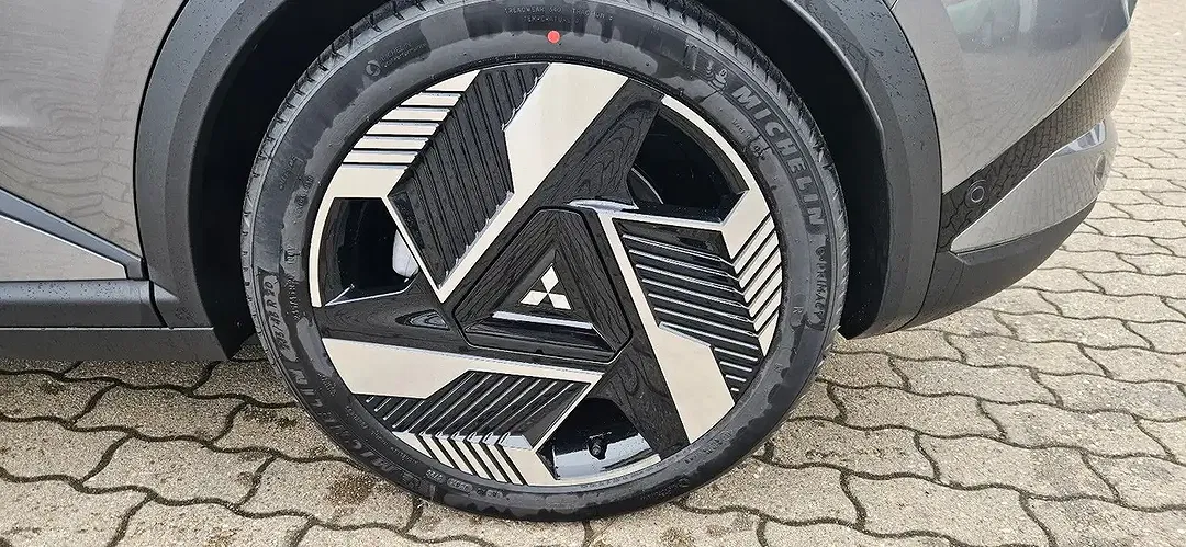 Mitsubishi Eclipse Cross - Thumbnail 12
