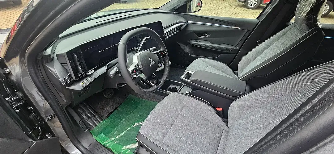 Mitsubishi Eclipse Cross - Thumbnail 4