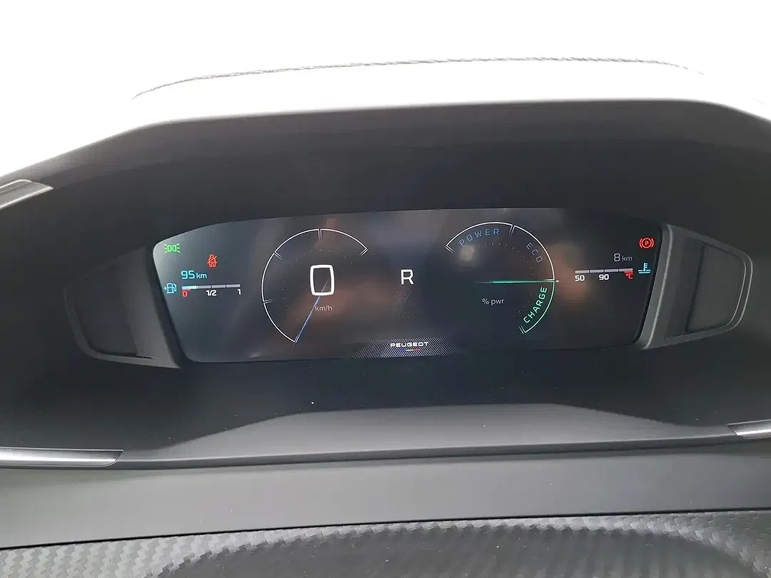 Peugeot 2008 - Thumbnail 10