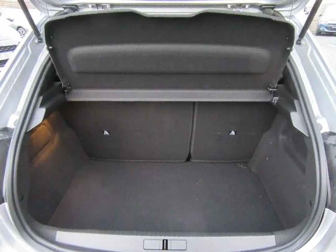 Peugeot 208 - Thumbnail 15