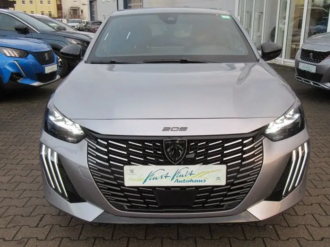 Peugeot 208 - Thumbnail 2