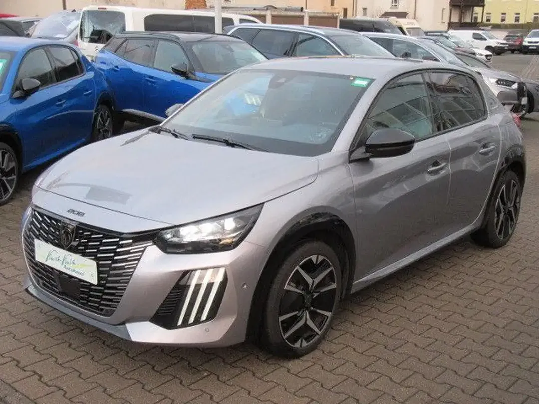 Peugeot 208 - Thumbnail 3