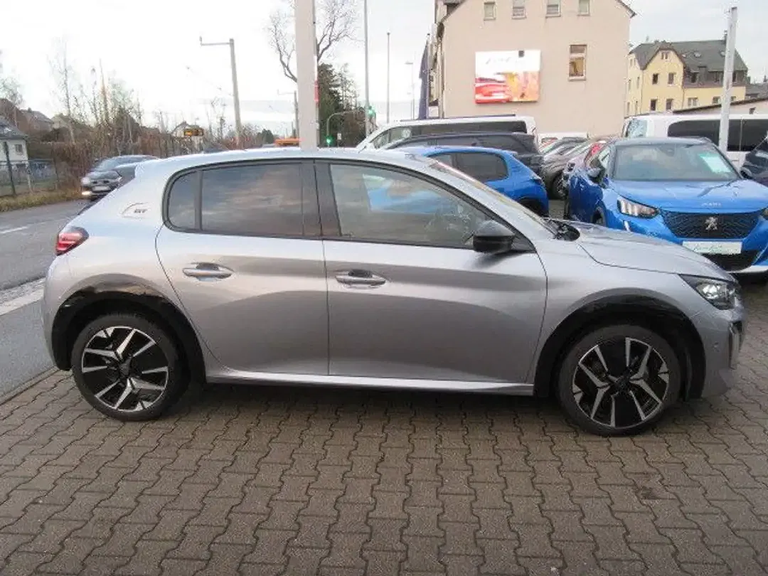 Peugeot 208 - Thumbnail 8