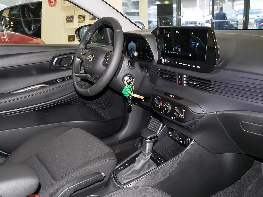 Hyundai i20 - Thumbnail 3