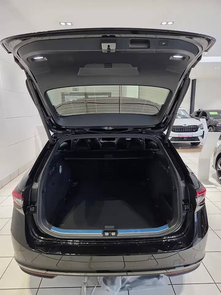 Skoda Superb - Thumbnail 8