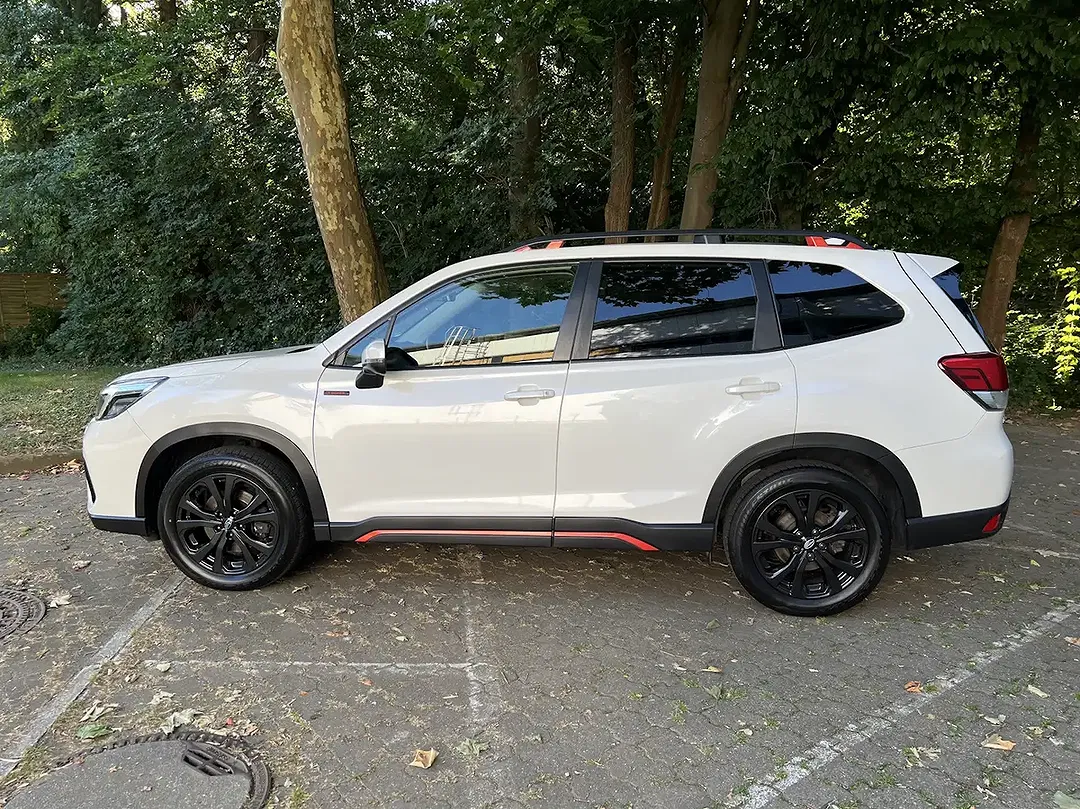 Subaru Forester - Thumbnail 3