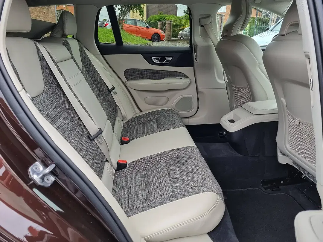 Volvo V60 - Thumbnail 11