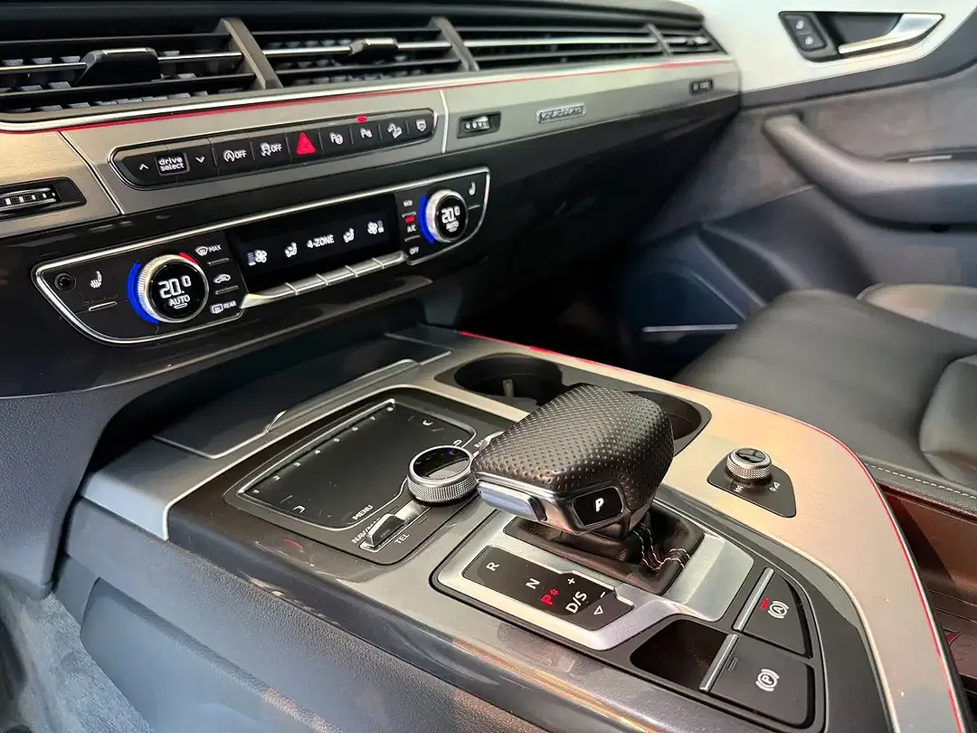 Audi Q7 - Thumbnail 13