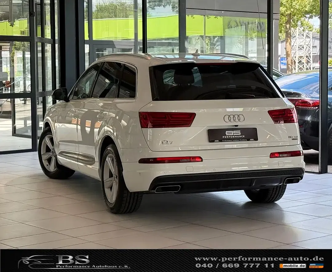 Audi Q7 - Thumbnail 6