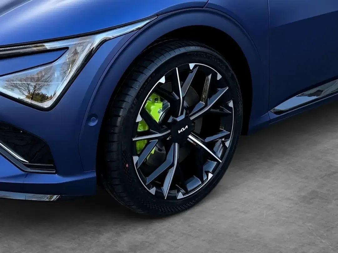 Kia EV6 - Thumbnail 11