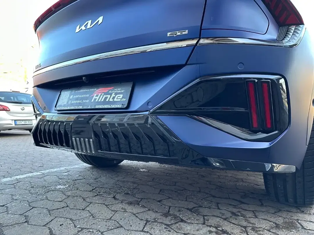 Kia EV6 - Thumbnail 14