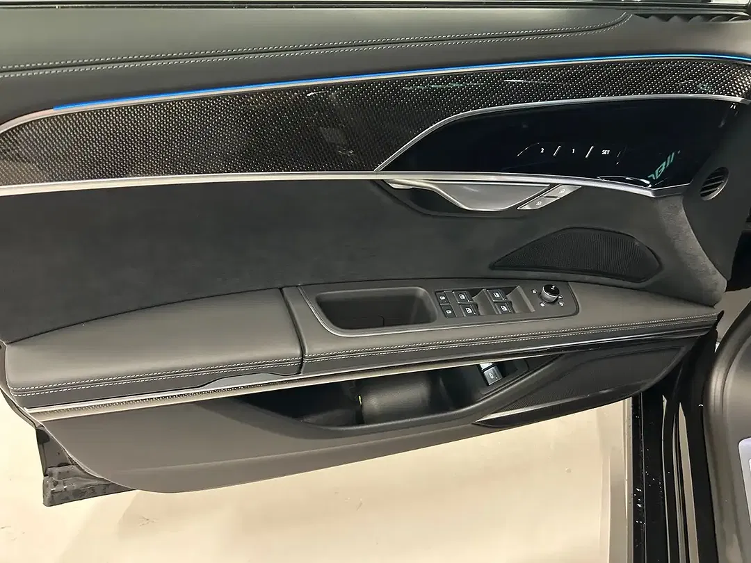 Audi A8 - Thumbnail 12